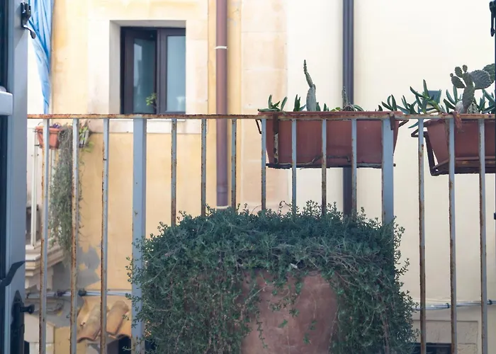 Guesthost - Ortigia - Charming Συρακούσες